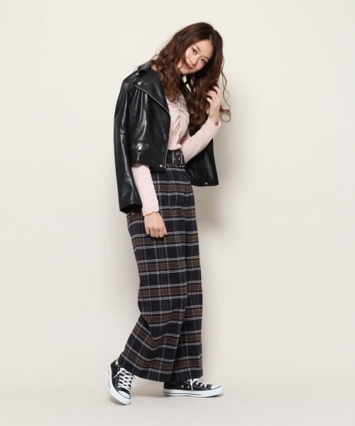 PAGEBOY（ページボーイ）の「VネックレースTシャツ（Tシャツ/カットソー・レディース・ホワイト/ブラック/ブラウン/ベビーピンク・FREE）」の10枚目の写真