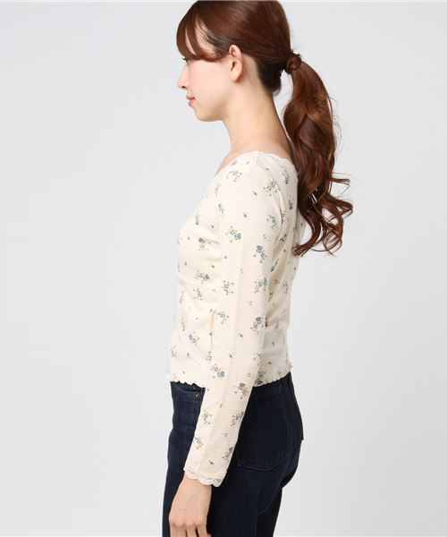 PAGEBOY（ページボーイ）の「VネックレースTシャツ（Tシャツ/カットソー・レディース・ホワイト/ブラック/ブラウン/ベビーピンク・FREE）」の5枚目の写真