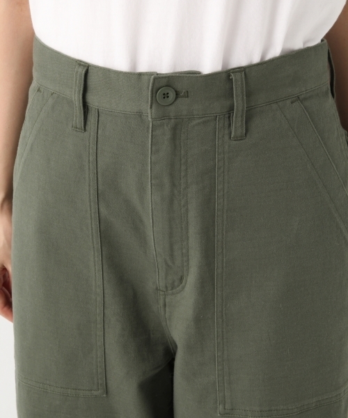 A part by（アパートバイ）の「CLミリタリーパンツ 778722（その他パンツ・レディース・グリーン/グリーン系その他/ベージュ/オフホワイト・MEDIUM/LARGE）」の8枚目の写真