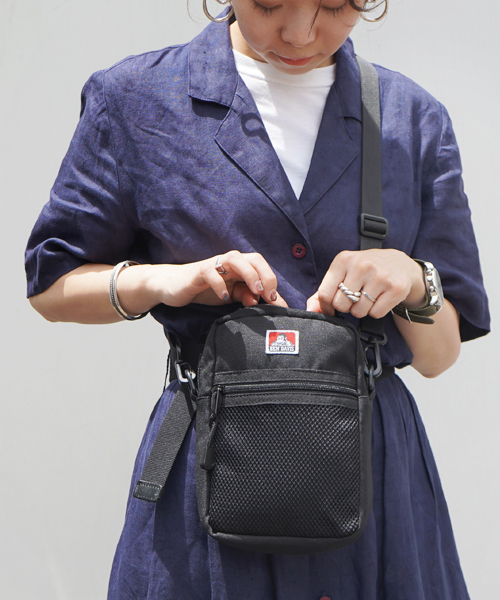 BEN DAVIS ORIGINALS(ベンデイビスオリジナルス)の「BEN DAVIS VERTICAL MESH SHOULDER/ベンデイビス メッシュショルダー(ショルダーバッグ・レディース・ブラック/ネイビー/レッド/ピンク/イエロー/ベージュ/パープル/エメラルド/マスタード/オレンジ/ホワイト・FREE)」の20枚目の写真