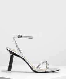 クリスクロススカルプチュアルヒール メタリックサンダル / Criss Cross Sculptural Heel Metallic Sandals