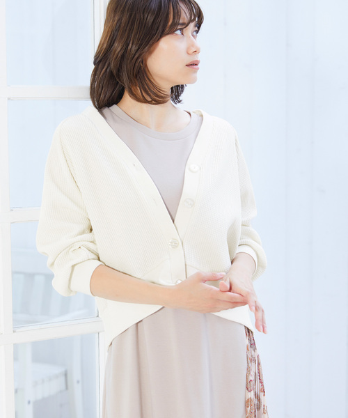 Chaco closet(チャコ クローゼット)の「ボリューム ワッフルカーディガン(カーディガン/ボレロ・レディース・ブラック/ベージュ/オフホワイト/杢グレー/バイオレット・FREE)」の2枚目の写真