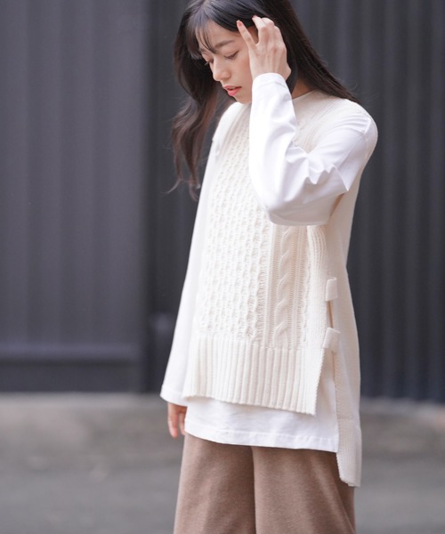 rps（アールピーエス）の「ケーブルニットベスト（ベスト・レディース・ベージュ/オフホワイト/モカ/ライトベージュ/グレイッシュベージュ・M）」の2枚目の写真