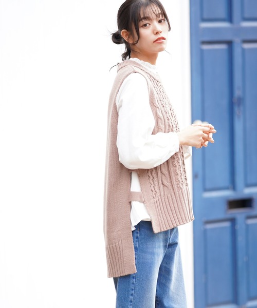 rps（アールピーエス）の「ケーブルニットベスト（ベスト・レディース・ベージュ/オフホワイト/モカ/ライトベージュ/グレイッシュベージュ・M）」の11枚目の写真