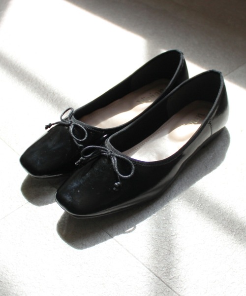 VIVIAN(ヴィヴィアン)の「スクエアトゥフラットバレエシューズ(バレエシューズ・レディース・ブラック系その他2/パイソン/シルバー/イエロー系その他5/レオパード/ボルドー/グレー系その他7/ブルー系その他4/D/E/Beige/ホワイト系その他5/ホワイト×カーキブラウン/パープル系その他/バーガンディー/Olive /White/PINK/Moca/ブラック系その他・22/22.5/23/23.5/24/24.5/25/25.5/26)」の5枚目の写真