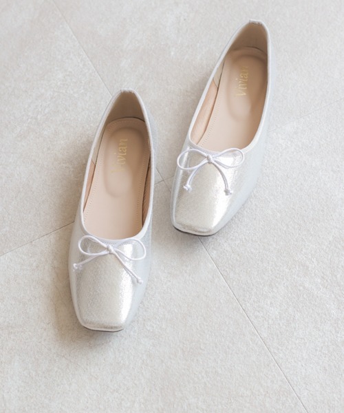 VIVIAN(ヴィヴィアン)の「スクエアトゥフラットバレエシューズ(バレエシューズ・レディース・ブラック系その他2/パイソン/シルバー/イエロー系その他5/レオパード/ボルドー/グレー系その他7/ブルー系その他4/D/E/Beige/ホワイト系その他5/ホワイト×カーキブラウン/パープル系その他/バーガンディー/Olive /White/PINK/Moca/ブラック系その他・22/22.5/23/23.5/24/24.5/25/25.5/26)」の12枚目の写真