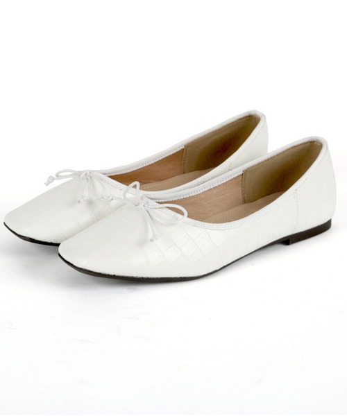 VIVIAN(ヴィヴィアン)の「スクエアトゥフラットバレエシューズ(バレエシューズ・レディース・ブラック系その他2/パイソン/シルバー/イエロー系その他5/レオパード/ボルドー/グレー系その他7/ブルー系その他4/D/E/Beige/ホワイト系その他5/ホワイト×カーキブラウン/パープル系その他/バーガンディー/Olive /White/PINK/Moca/ブラック系その他・22/22.5/23/23.5/24/24.5/25/25.5/26)」の21枚目の写真