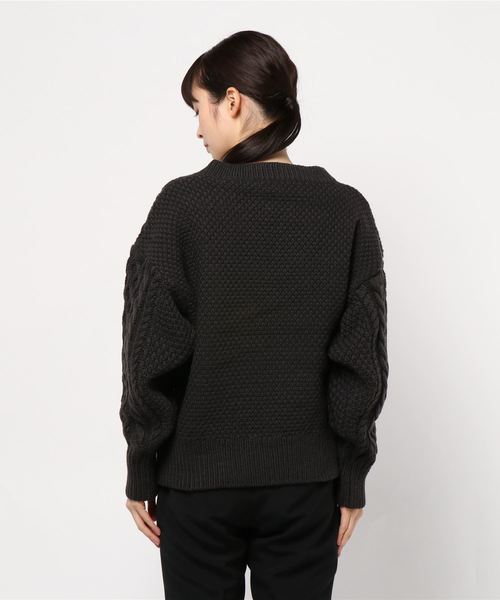 KOBE LETTUCE（コウベレタス）の「ボリューム袖キーネックローゲージケーブルニットトップス（ニット/セーター・レディース・アイボリー/モカ/チャコール・FREE）」の5枚目の写真