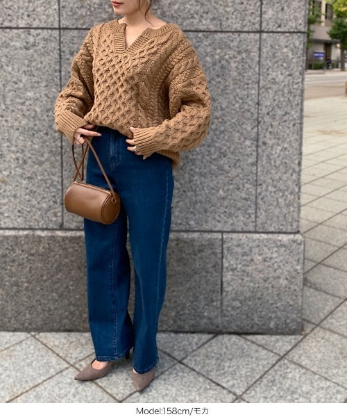 KOBE LETTUCE（コウベレタス）の「ボリューム袖キーネックローゲージケーブルニットトップス（ニット/セーター・レディース・アイボリー/モカ/チャコール・FREE）」の16枚目の写真