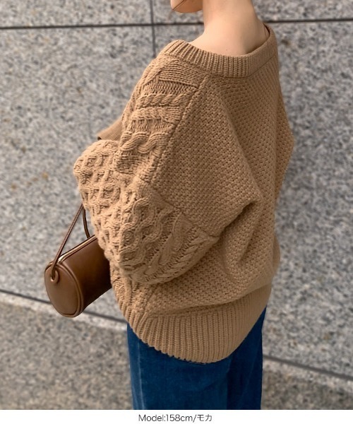 KOBE LETTUCE（コウベレタス）の「ボリューム袖キーネックローゲージケーブルニットトップス（ニット/セーター・レディース・アイボリー/モカ/チャコール・FREE）」の15枚目の写真