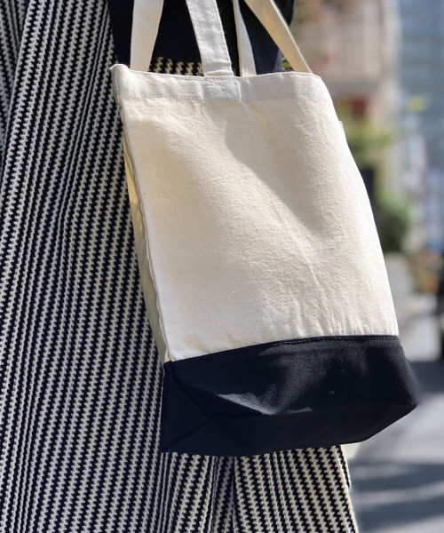 United Athle(ユナイテッドアスレ)の「【United Athle】バイカラーヘビーコットンキャンバストートバッグS 1460(トートバッグ・レディース・ブラック/グレー/ネイビー/レッド・FREE)」の2枚目の写真