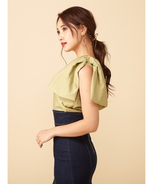 ROYAL PARTY（ロイヤルパーティー）の「ワンショルダーインパクトリボンブラウス（シャツ/ブラウス・レディース・ブラック/グリーン/ドット・FREE）」の4枚目の写真