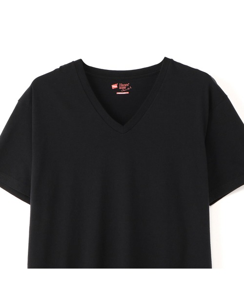 HANES（ヘインズ）の「【HANES】「Japan Fit」 VネックTシャツ白黒2枚組（Tシャツ/カットソー・メンズ・ブラック×ホワイト・S/L/M/XL）」の2枚目の写真