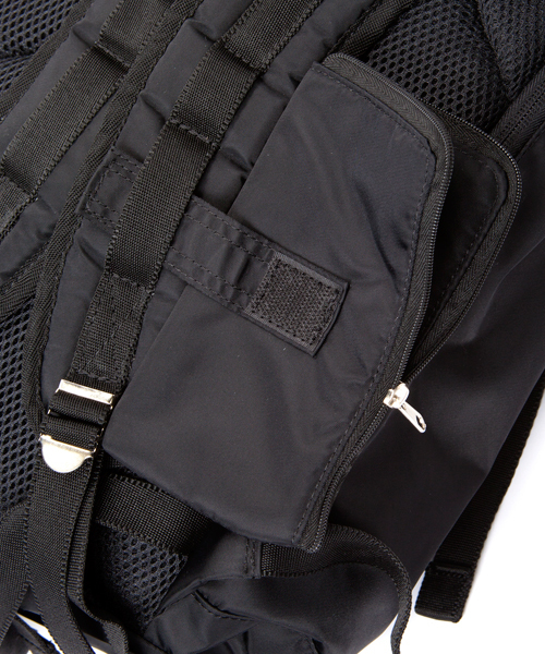 BEAUTY&YOUTH UNITED ARROWS（ビューティーアンドユースユナイテッドアローズ）の「【WEB限定】∴ by ビッグ フラップ リュック（バックパック/リュック・メンズ・ブラック/ネイビー/グレー・ﾌﾘ-）」の9枚目の写真