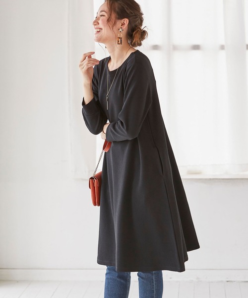 BELLUNA PLUS（ベルーナ）の「ジャカード素材フレアーワンピース（ワンピース・レディース・ターコイズブルー/カーキ/ブラック/テラコッタ/ベージュ/ブルーグレー/パープル系その他/パープル・MEDIUM/LARGE/X-LARGE）」の2枚目の写真