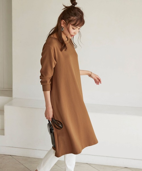 BELLUNA PLUS（ベルーナ）の「ジャカード素材フレアーワンピース（ワンピース・レディース・ターコイズブルー/カーキ/ブラック/テラコッタ/ベージュ/ブルーグレー/パープル系その他/パープル・MEDIUM/LARGE/X-LARGE）」の15枚目の写真