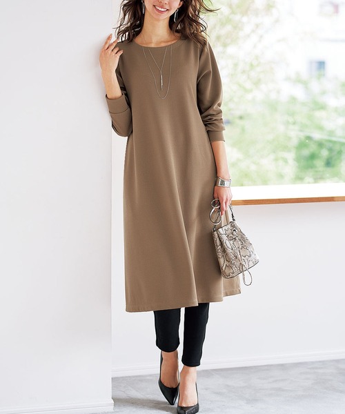 BELLUNA PLUS（ベルーナ）の「ジャカード素材フレアーワンピース（ワンピース・レディース・ターコイズブルー/カーキ/ブラック/テラコッタ/ベージュ/ブルーグレー/パープル系その他/パープル・MEDIUM/LARGE/X-LARGE）」の18枚目の写真