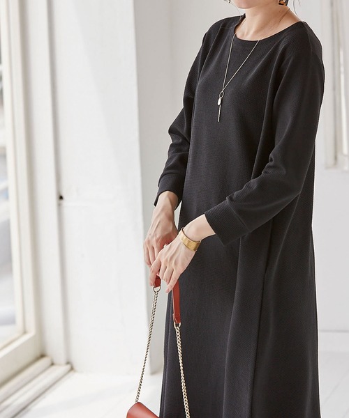 BELLUNA PLUS（ベルーナ）の「ジャカード素材フレアーワンピース（ワンピース・レディース・ターコイズブルー/カーキ/ブラック/テラコッタ/ベージュ/ブルーグレー/パープル系その他/パープル・MEDIUM/LARGE/X-LARGE）」の22枚目の写真