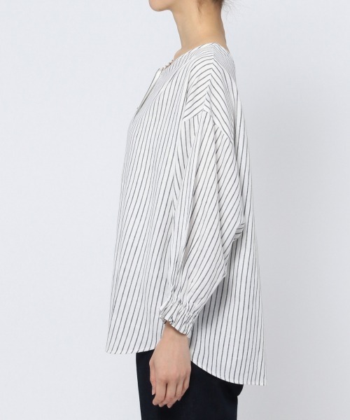 GLOBAL WORK(グローバルワーク)の「フレンチリネン混/3WAYブラウス/929650(シャツ/ブラウス・レディース・オフホワイト/ホワイト×ネイビー/ブラック/ライトベージュ/グリーン・MEDIUM/LARGE)」の16枚目の写真