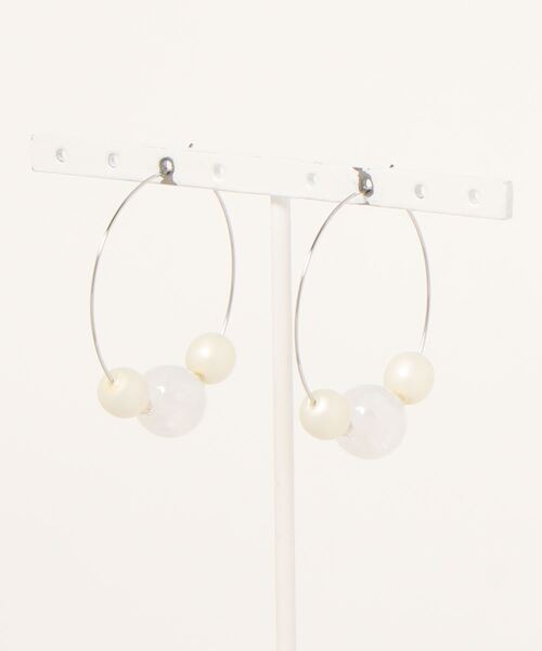 tone（トーン）の「【-lensa-】キラキラクリアのフープピアス(MA)（ピアス（両耳用）・レディース・ホワイト/ブラック・FREE）」の5枚目の写真