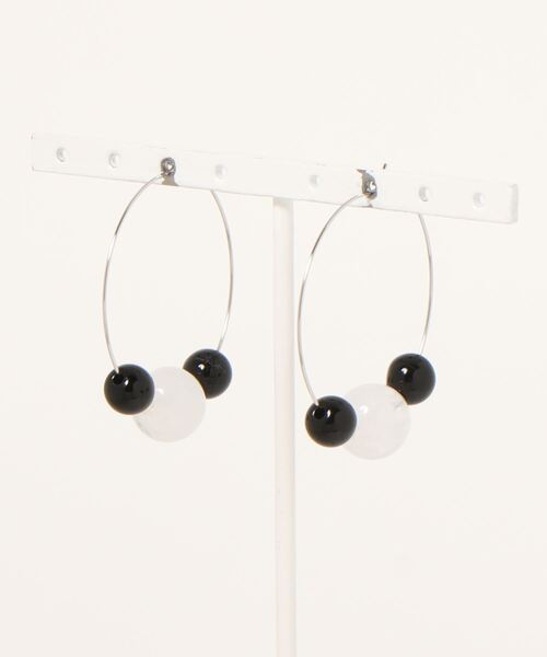 tone（トーン）の「【-lensa-】キラキラクリアのフープピアス(MA)（ピアス（両耳用）・レディース・ホワイト/ブラック・FREE）」の4枚目の写真