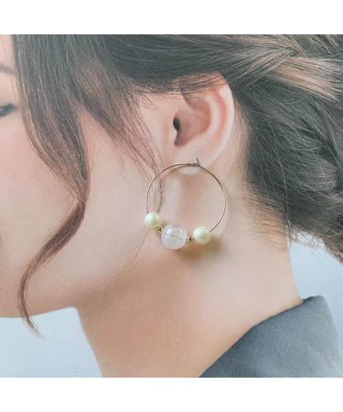 tone（トーン）の「【-lensa-】キラキラクリアのフープピアス(MA)（ピアス（両耳用）・レディース・ホワイト/ブラック・FREE）」の7枚目の写真