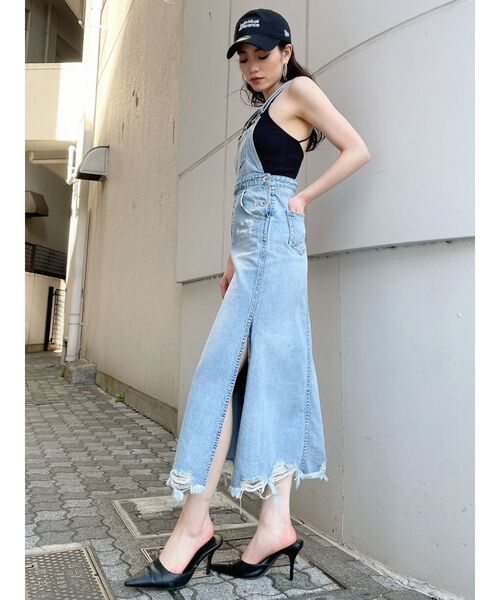 GYDA（ジェイダ）の「サイドスリットデニムサロペットスカート