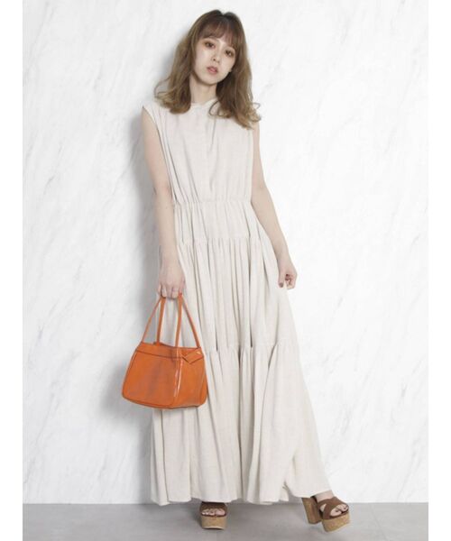 dazzlin（ダズリン）の「ティアードエアリーワンピース（ワンピース・レディース・ベージュ/ブラウン/イエロー/ブルー/オフホワイト・FREE）」の10枚目の写真