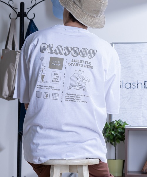 PLAYBOY(プレイボーイ)の「【PLAYBOY/プレイボーイ】レトロ&コミックイラスト半袖Tシャツ/バックプリント/ビッグシルエット/ユニセックス(Tシャツ/カットソー・メンズ・ブラック/グリーン/オフホワイト/ライトブルー/ホワイト系その他/ホワイト・L/M)」の1枚目の写真