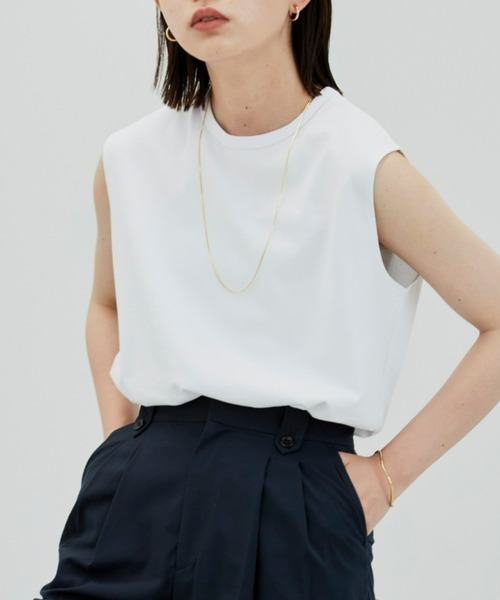 Aunt Marie's(アントマリーズ)の「裾ラウンドスリットノースリーブTシャツ / カットソー(Tシャツ/カットソー・レディース・ホワイト/ブラック/ネイビー・FREE)」の2枚目の写真