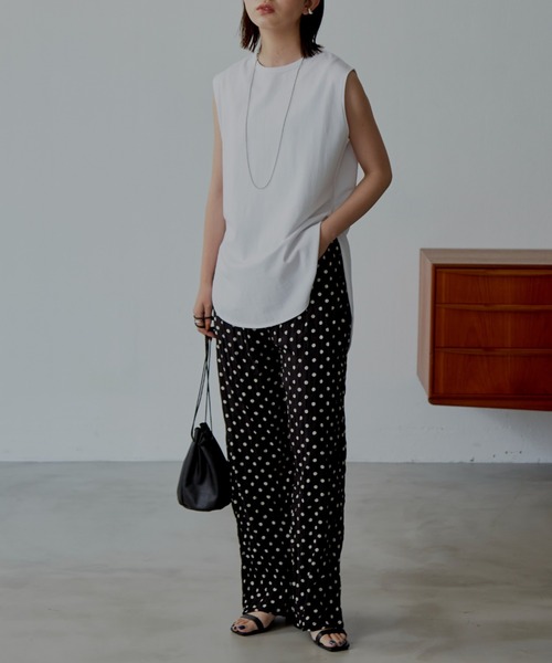 Aunt Marie's(アントマリーズ)の「裾ラウンドスリットノースリーブTシャツ / カットソー(Tシャツ/カットソー・レディース・ホワイト/ブラック/ネイビー・FREE)」の13枚目の写真