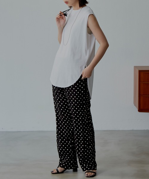 Aunt Marie's(アントマリーズ)の「裾ラウンドスリットノースリーブTシャツ / カットソー(Tシャツ/カットソー・レディース・ホワイト/ブラック/ネイビー・FREE)」の7枚目の写真