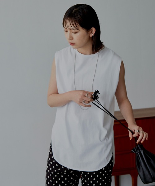 Aunt Marie's(アントマリーズ)の「裾ラウンドスリットノースリーブTシャツ / カットソー(Tシャツ/カットソー・レディース・ホワイト/ブラック/ネイビー・FREE)」の9枚目の写真