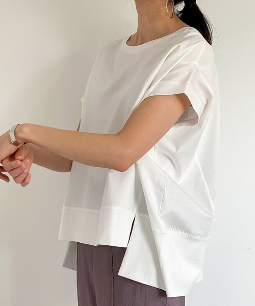 ottilie（オティーリエ）の「切替デザインプルオーバー（Tシャツ/カットソー・レディース・オフホワイト/ブラック/チャコールグレー・FREE）」の2枚目の写真