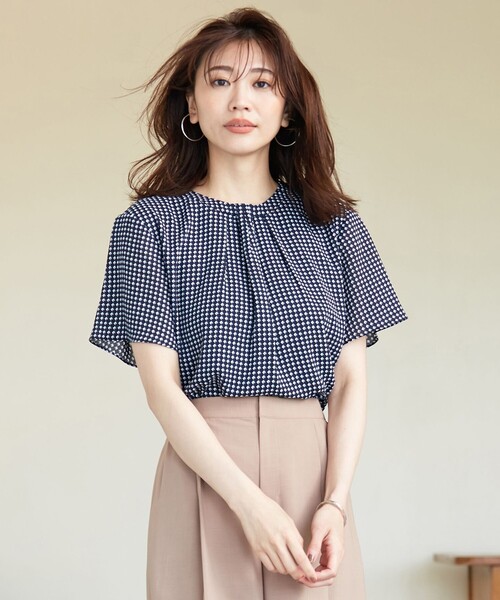 J.PRESS(ジェイプレス)の「【イージーケア】スクエアドット カットソー(Tシャツ/カットソー・レディース・ホワイト系5/ネイビー系5・T13/T15)」の2枚目の写真