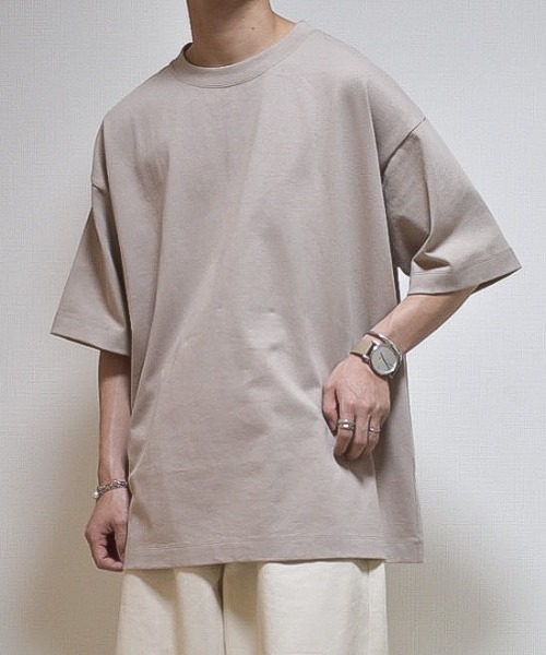 INTER FACTORY（インターファクトリー）の「ファッションインフルエンサー たいが - クルーネックオーバーサイズTシャツ　made in INTER FACTORY（Tシャツ/カットソー・メンズ・ホワイト/ブラック/ベージュ・MEDIUM/LARGE）」の3枚目の写真