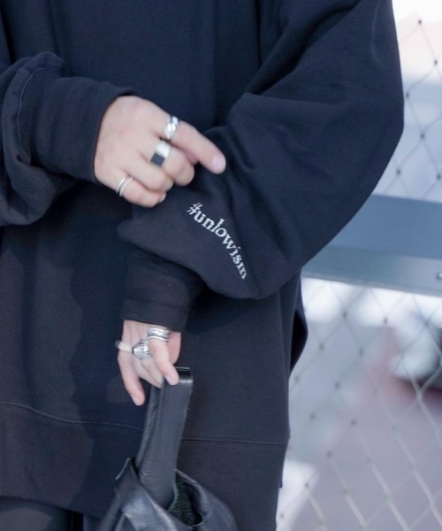 unlow（アンロー）の「コンプレックスor個性？スウェット（スウェット・メンズ・ブラック/ブルーグレー・FREE）」の5枚目の写真