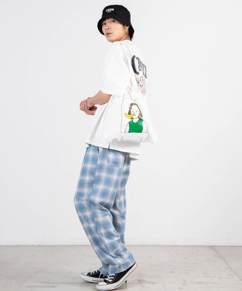 WEGO GRAPHICS(ウィゴーグラフィックス)の「∴WEGO/mokaコラボ巾着トート(トートバッグ・メンズ・ホワイト/グリーン・FREE)」の8枚目の写真