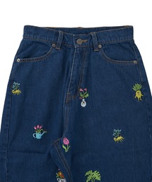 PUNYUS（プニュズ）の「フラワーフレンズ刺繍デニムパンツ