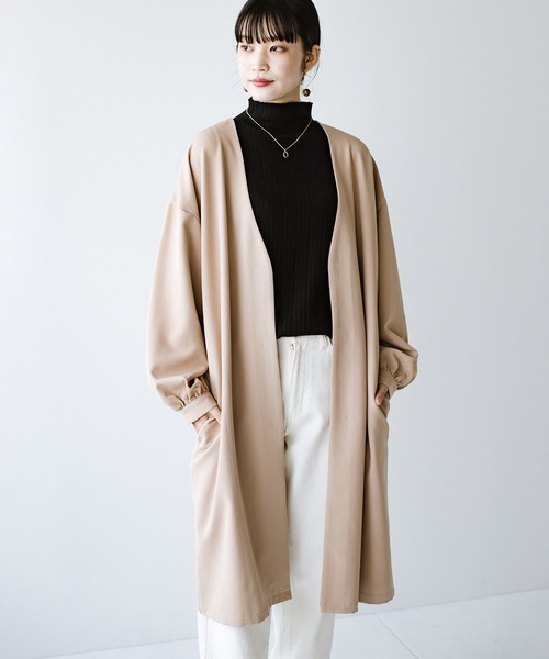 haco!（ハコ）の「【φ】ゆったりアイテムにも楽々羽織れる　ぽんわり袖が大人かわいいライトコート（ノーカラーコート・レディース・ベージュ・LARGE/MEDIUM/SMALL/X-LARGE）」の4枚目の写真