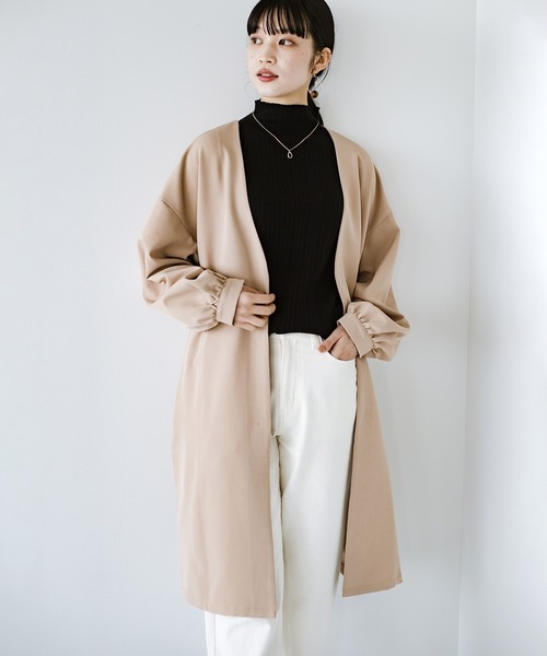 haco!（ハコ）の「【φ】ゆったりアイテムにも楽々羽織れる　ぽんわり袖が大人かわいいライトコート（ノーカラーコート・レディース・ベージュ・LARGE/MEDIUM/SMALL/X-LARGE）」の5枚目の写真
