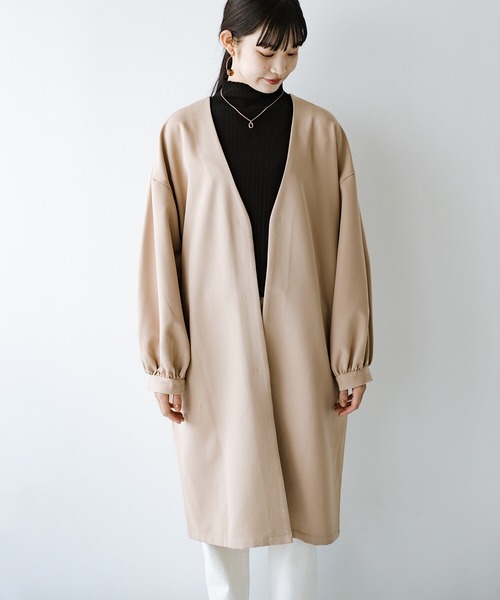 haco!（ハコ）の「【φ】ゆったりアイテムにも楽々羽織れる　ぽんわり袖が大人かわいいライトコート（ノーカラーコート・レディース・ベージュ・LARGE/MEDIUM/SMALL/X-LARGE）」の6枚目の写真