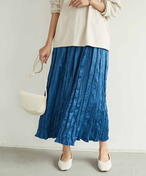 CRAFT STANDARD BOUTIQUE（クラフトスタンダードブティック）の「サテンプリーツスカート　＊（スカート・レディース・グレイッシュベージュ/ベージュ系その他3/ピンク系その他2/サックスブルー系1/ブルー・FREE）」の4枚目の写真