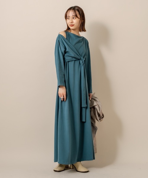 mline（エムライン）の「[mline] WEB限定 デザインカットワンピース（ワンピース・レディース・ブラック/ブルー/アイボリー/ベージュ・FREE）」の4枚目の写真