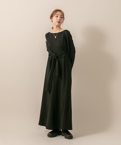 mline（エムライン）の「[mline] WEB限定 デザインカットワンピース（ワンピース・レディース・ブラック/ブルー/アイボリー/ベージュ・FREE）」の5枚目の写真