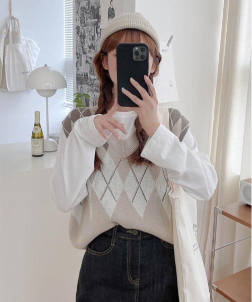 SONA（ソナ）の「SONYUNARA Vネックアーガイルニットベスト（ベスト・レディース・スカイブルー/ブラック/ベージュ/アイボリー・FREE）」の17枚目の写真