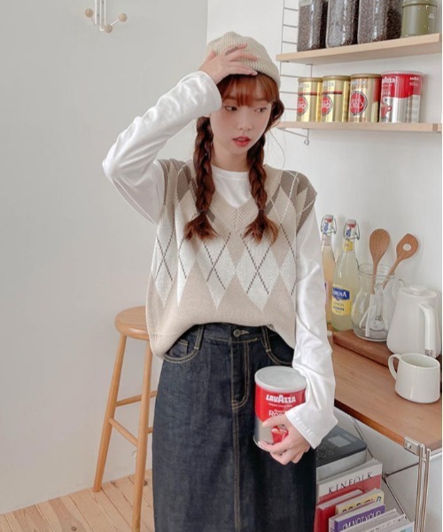 SONA（ソナ）の「SONYUNARA Vネックアーガイルニットベスト（ベスト・レディース・スカイブルー/ブラック/ベージュ/アイボリー・FREE）」の21枚目の写真