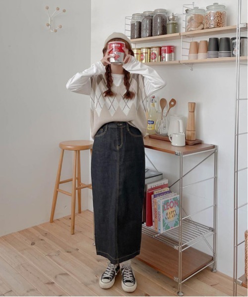 SONA（ソナ）の「SONYUNARA Vネックアーガイルニットベスト（ベスト・レディース・スカイブルー/ブラック/ベージュ/アイボリー・FREE）」の22枚目の写真