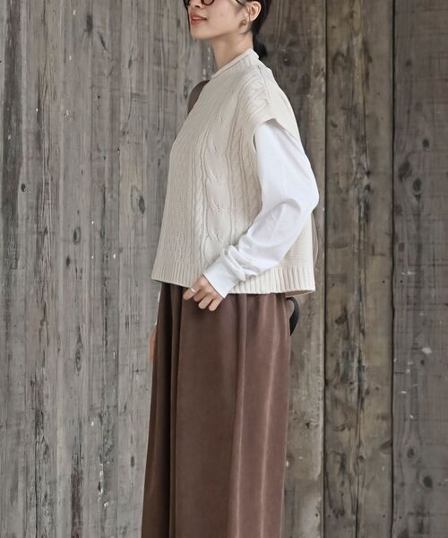rps(アールピーエス)の「ロールネックケーブルニットベストアンサンブル(ベスト・レディース・グレイッシュベージュ/グリーン/アイボリー/ピンク/チャコールグレー/カーキ・M/フリー)」の13枚目の写真