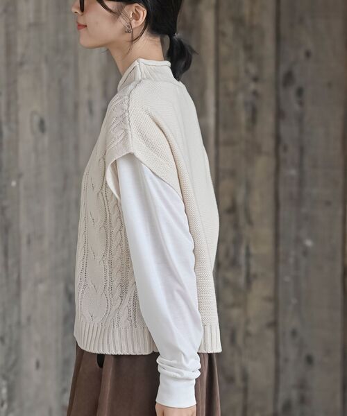 rps(アールピーエス)の「ロールネックケーブルニットベストアンサンブル(ベスト・レディース・グレイッシュベージュ/グリーン/アイボリー/ピンク/チャコールグレー/カーキ・M/フリー)」の12枚目の写真